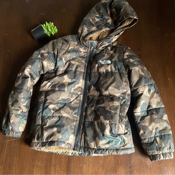 The North Face Kids' RVR Mt Chimbo Jacket Reversible Utility Brown Camo Size 6 - Picture 2 of 15